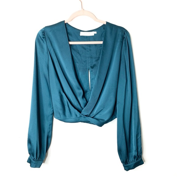 ASTR Women’s Blouse Cropped Surplice Wrap neckline Satin Emerald Green Size L - Picture 6 of 10